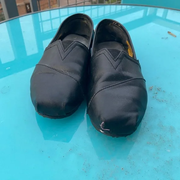 Skechers Black Slip-On Loafers: USED/PRE-OWNED/WELL WORN/OLD - Picture 7 of 12